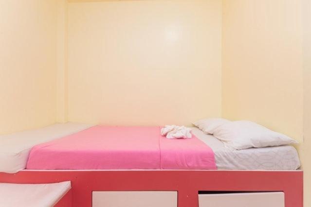 Bambooze Hauz Hotel Balabag  Phòng bức ảnh